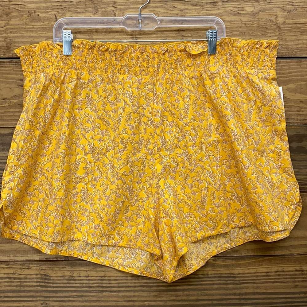 High-Waisted Floral Pajama Shorts for Women - Picture 9 of 11